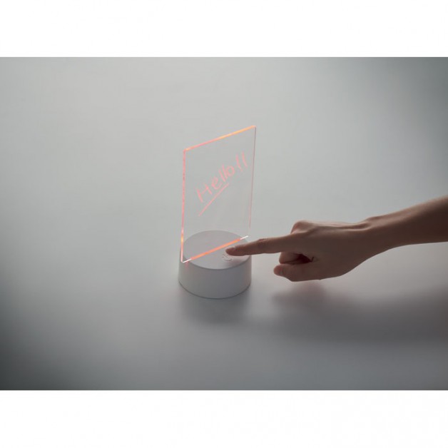 LEDMEMO užrašų lenta su LED apšvietimu LEDMEMO užrašų lenta su LED apšvietimu