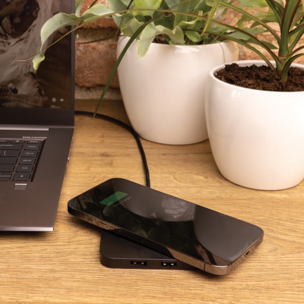 RCS perdirbto plastiko 10W bevielė įkrovimo stotelė su USB jungtimis