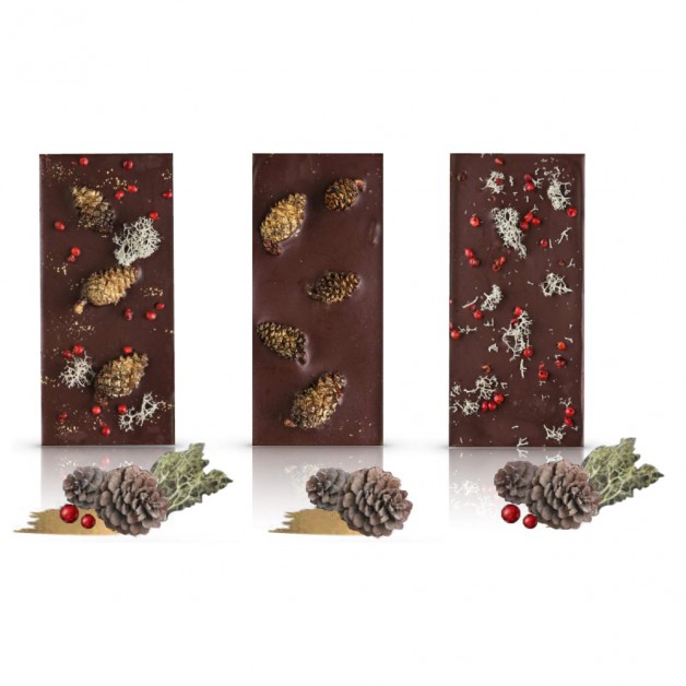 Šokolado plytelė su pušų konkorėžiais, rožiniais pipirais arba kerpėmis